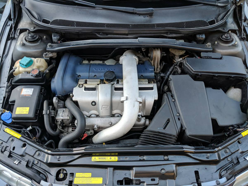 Illustration for article titled At $7,999, Could This 2004 Volvo V70 R Feed Your Need For Swede?